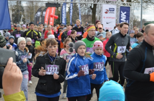 Skolēni piedalījās pusmaratonā Rēzeknē 06.04.2015._10